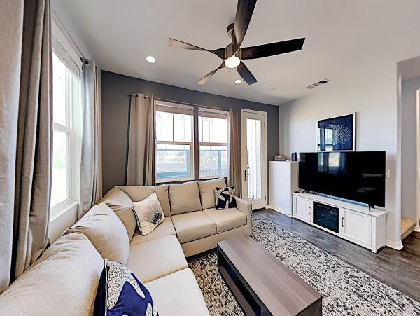 Imperial Beach Beautiful 3 Bedroom Corner Townhome