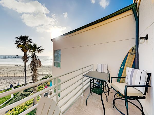 Oceanfront 2 Bedroom Condo in Imperial Beach Sleeps 6