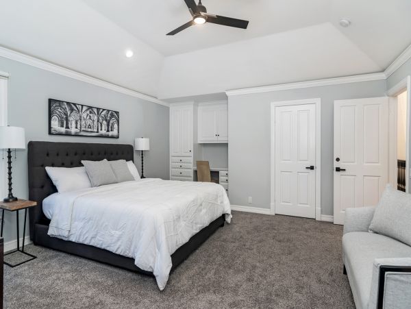 Gorgeous 2 Bedroom Top Floor Rental Sleeps 8