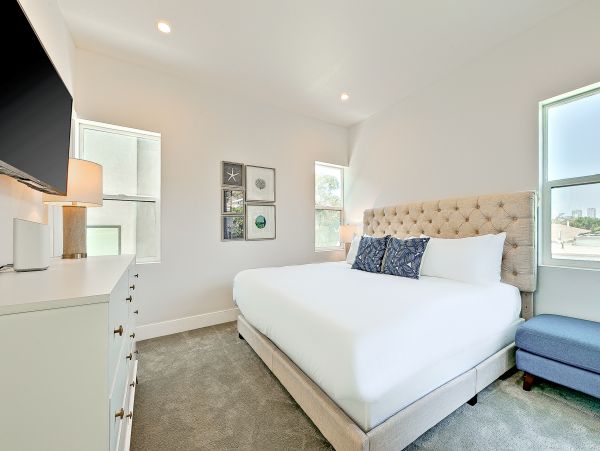Coronado Home 1023060