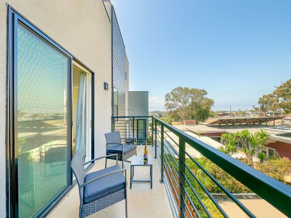 Coronado Home 1023060