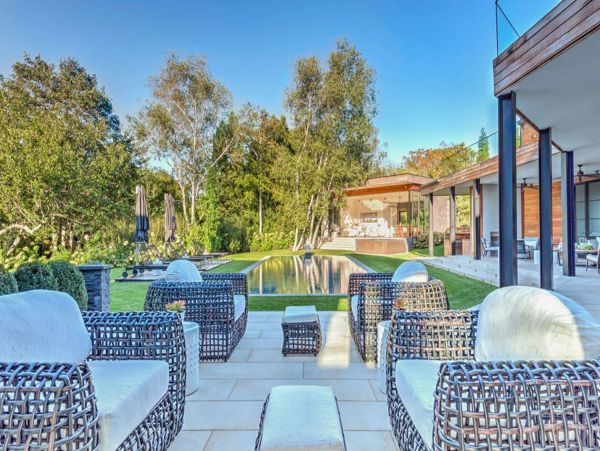 Nine Bedroom Luxury Vacation Pool Villa in the Hamptons