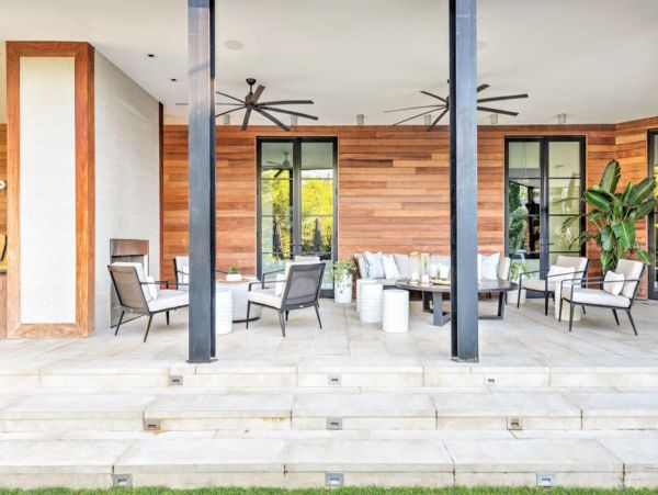 Nine Bedroom Luxury Vacation Pool Villa in the Hamptons
