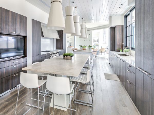 Nine Bedroom Luxury Vacation Pool Villa in the Hamptons