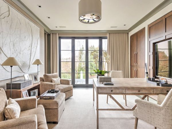 Nine Bedroom Luxury Vacation Pool Villa in the Hamptons
