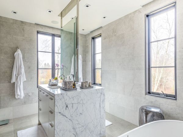 Nine Bedroom Luxury Vacation Pool Villa in the Hamptons