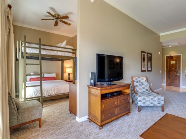 Kaanapali Vacation Villa with Communal Pool 8 Guests
