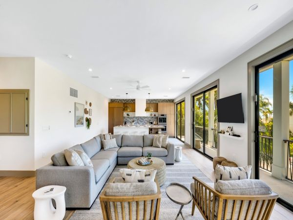 Nine Bedroom Luxury Vacation Villa in Bradenton Beach