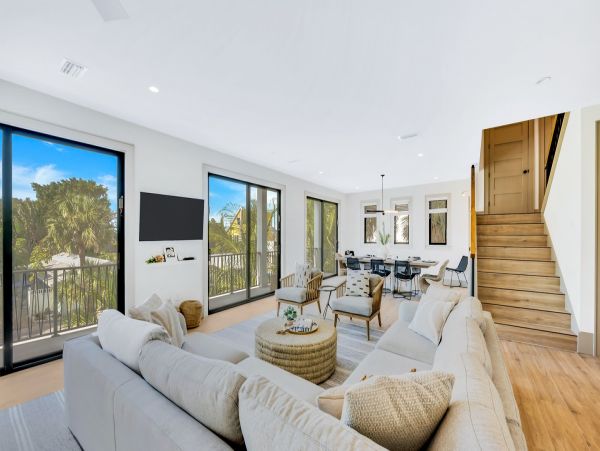 Nine Bedroom Luxury Vacation Villa in Bradenton Beach
