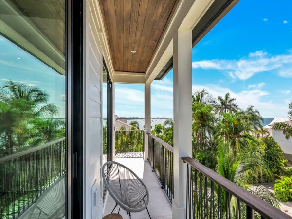 Nine Bedroom Luxury Vacation Villa in Bradenton Beach