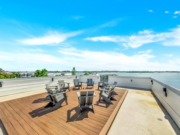 Nine Bedroom Luxury Vacation Villa in Bradenton Beach