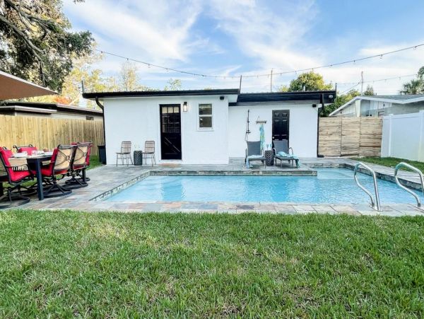 Four Bedroom Home in Sarasota with Private Pool