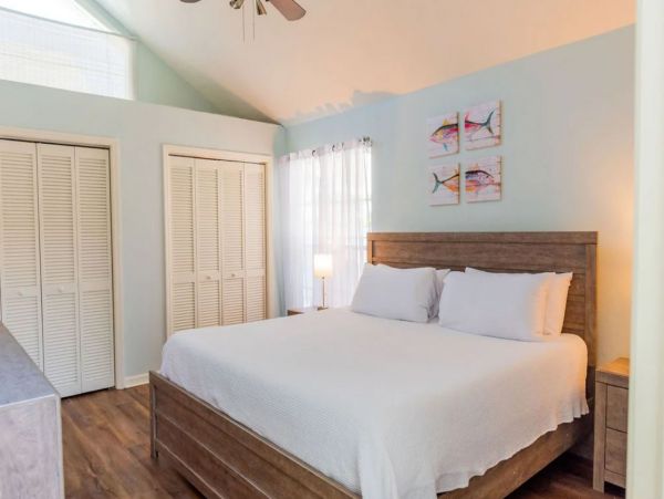 Naples Vacation Cottage with Private Saltwater Pool 5 Guests