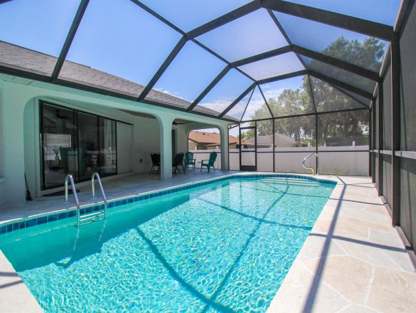 Chic Coastal 3 Bedroom Home with Pool in Port Charlotte