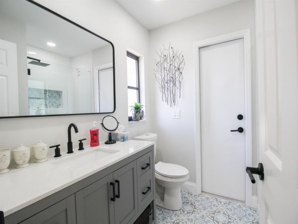 Chic Coastal 3 Bedroom Home with Pool in Port Charlotte