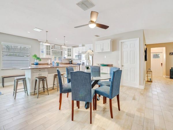 Naples Three Bedroom Vacation Pool Home