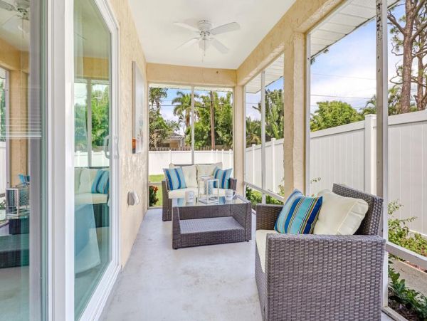 Naples Three Bedroom Vacation Pool Home