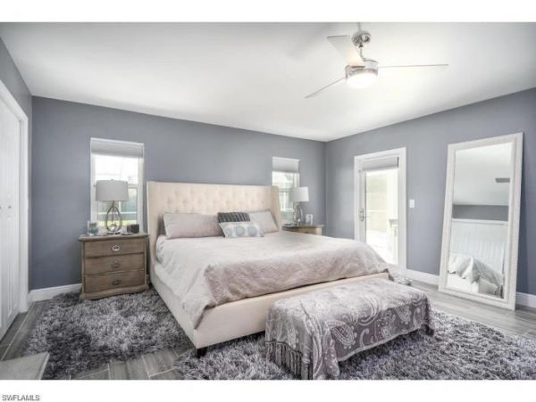 Three Bedroom Vacation Home with Pool in Naples