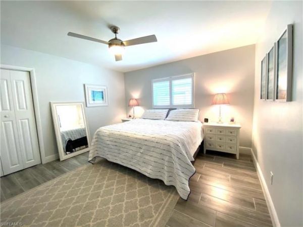Three Bedroom Vacation Home with Pool in Naples
