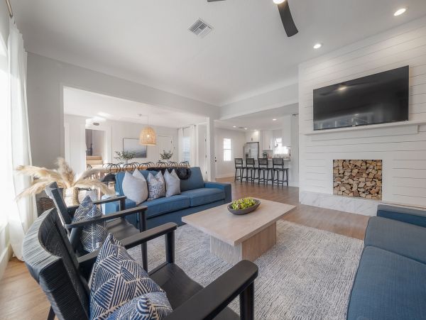 Updated luxury home in Premium location