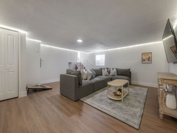 Updated luxury home in Premium location
