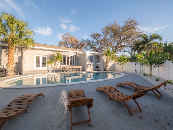 Updated luxury home in Premium location
