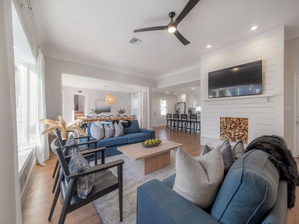 Updated luxury home in Premium location