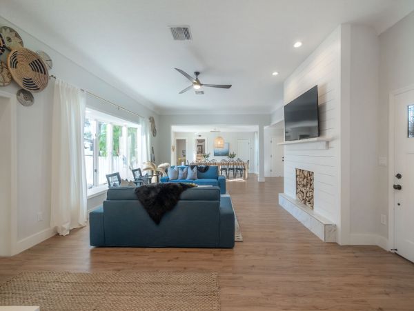 Updated luxury home in Premium location