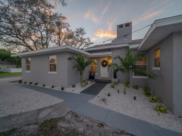 Updated luxury home in Premium location