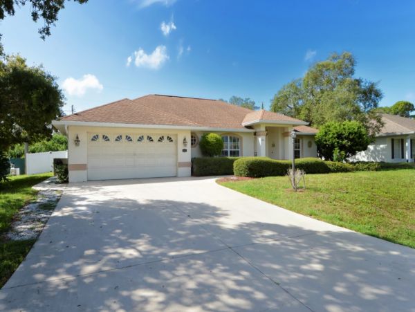 Venice Vacation Pool Home Three Bedroom
