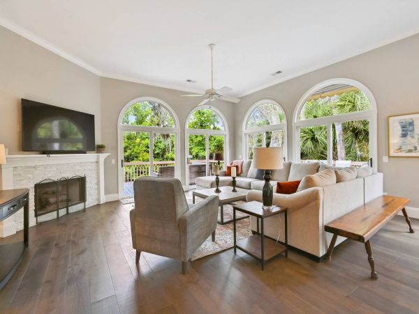 Tranquil 5-Bedroom Retreat with Resort Amenities in Hilton Head