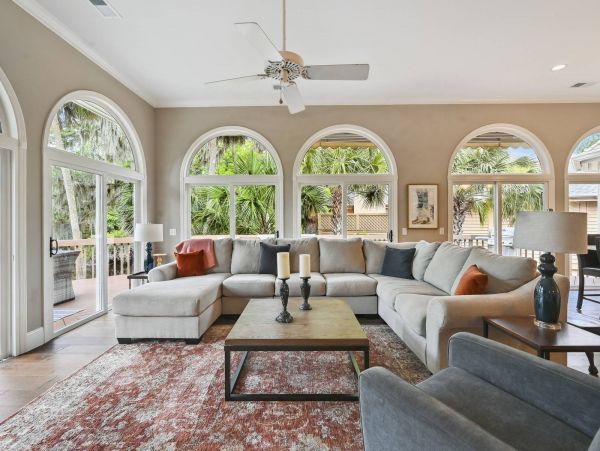 Tranquil 5-Bedroom Retreat with Resort Amenities in Hilton Head