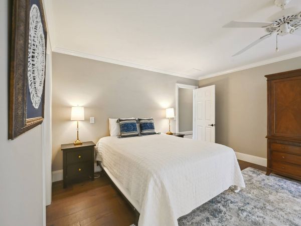 Tranquil 5-Bedroom Retreat with Resort Amenities in Hilton Head