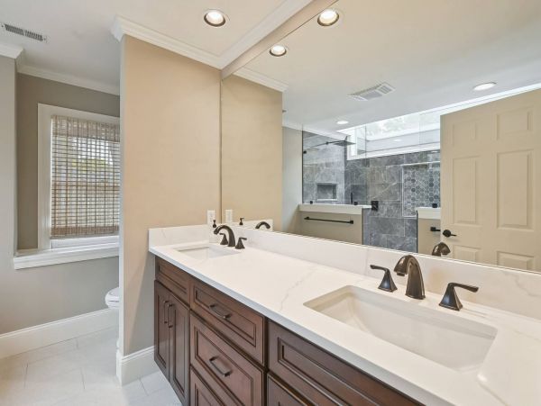 Tranquil 5-Bedroom Retreat with Resort Amenities in Hilton Head