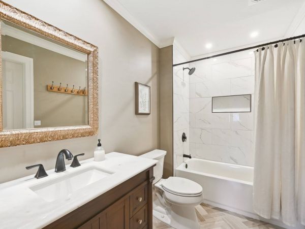 Tranquil 5-Bedroom Retreat with Resort Amenities in Hilton Head
