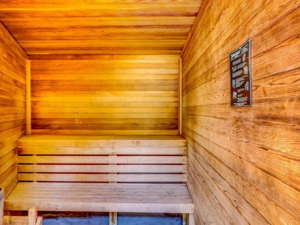 Tranquil 5-Bedroom Retreat with Resort Amenities in Hilton Head