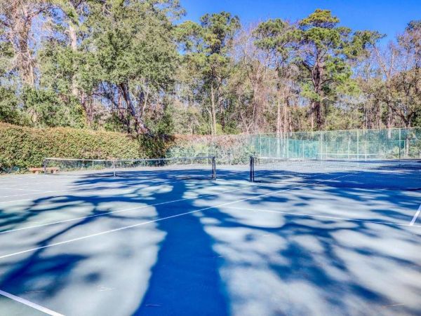 Tranquil 5-Bedroom Retreat with Resort Amenities in Hilton Head