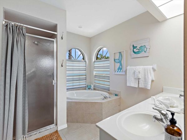 Four Bedroom Home with Private Pool in Cape Coral Sleeps 11