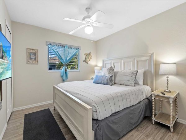 Four Bedroom Home with Private Pool in Cape Coral Sleeps 11