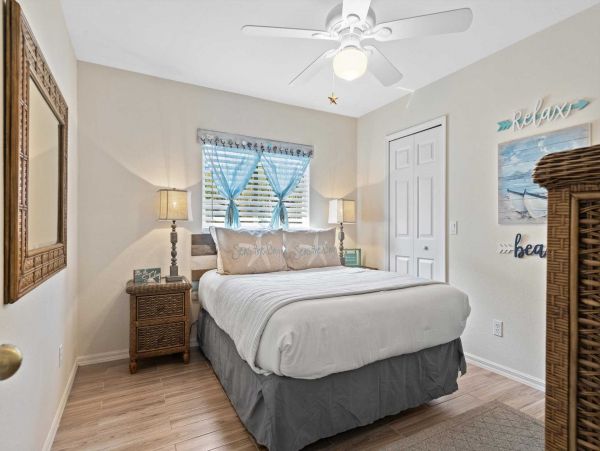 Four Bedroom Home with Private Pool in Cape Coral Sleeps 11
