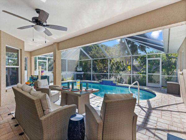 Four Bedroom Home with Private Pool in Cape Coral Sleeps 11