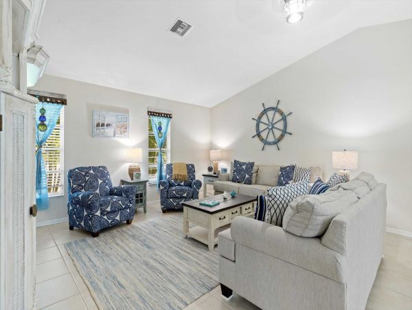 Four Bedroom Home with Private Pool in Cape Coral Sleeps 11