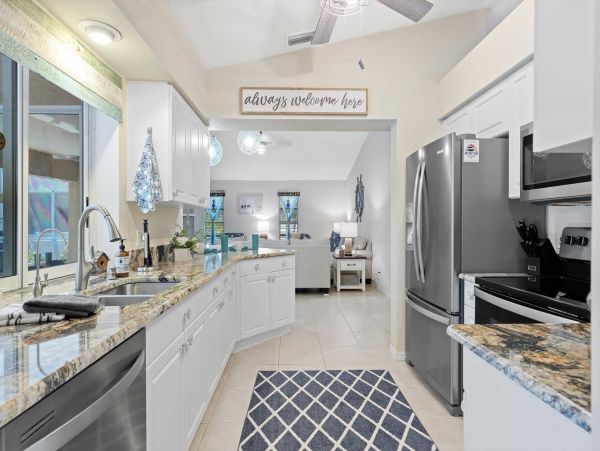 Four Bedroom Home with Private Pool in Cape Coral Sleeps 11