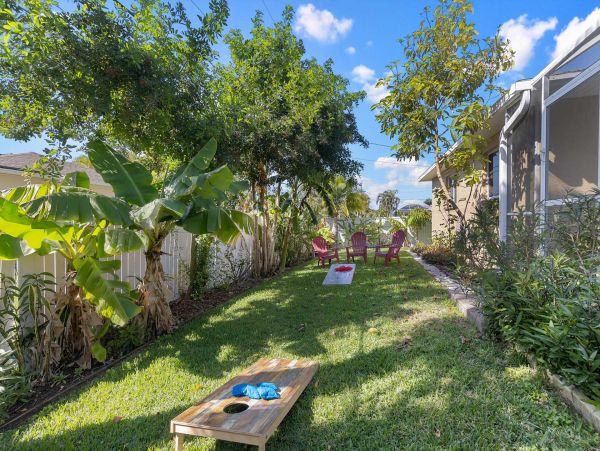 Four Bedroom Home with Private Pool in Cape Coral Sleeps 11