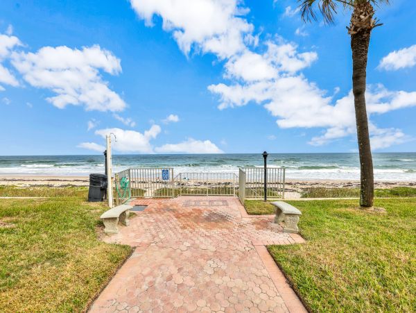 Daytona Beach Home 1023456