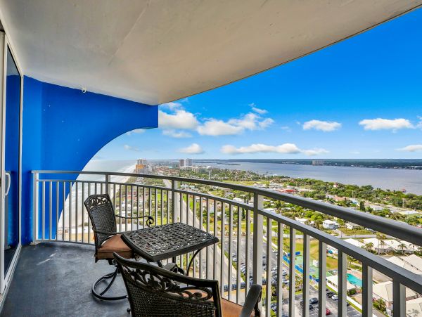 Daytona Beach Home 1023474