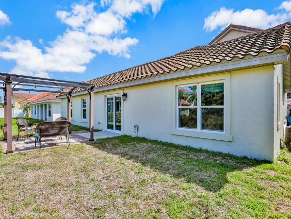 Daytona Beach Home 1023478