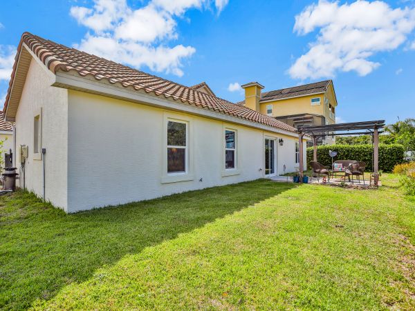 Daytona Beach Home 1023478