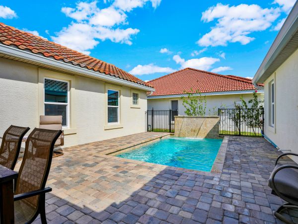 Daytona Beach Home 1023478