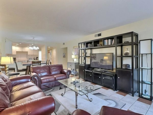Siesta Key Vacation Rentals - Renovated 2-Bedroom Beach Condo with Pool